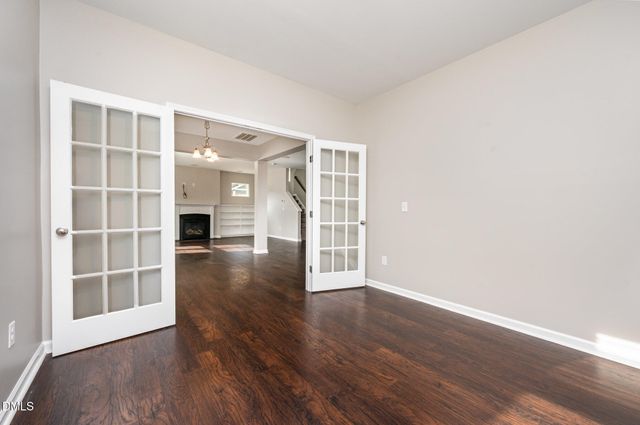 18 Dover Ridge Court, Chapel Hill, NC 27517