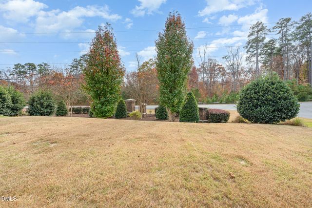 18 Dover Ridge Court, Chapel Hill, NC 27517