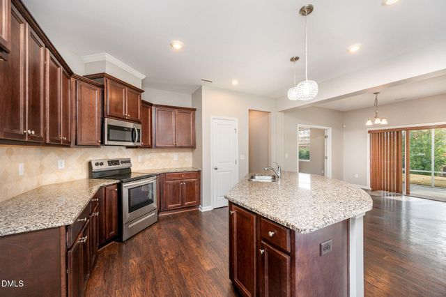 18 Dover Ridge Court, Chapel Hill, NC 27517