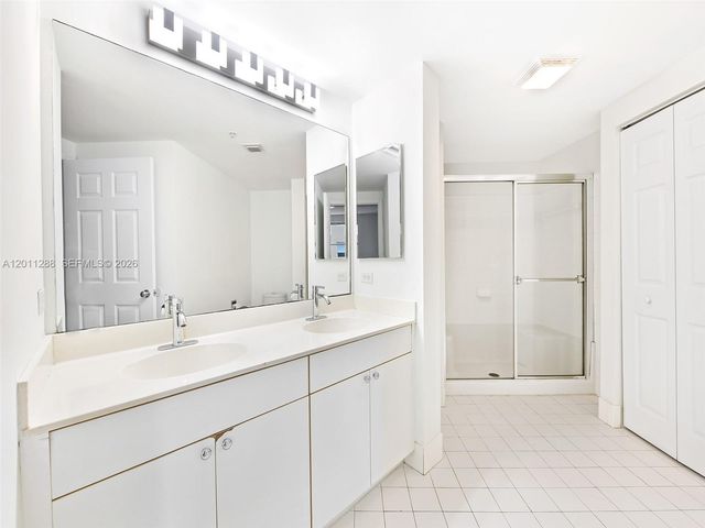 17100 N Bay Rd 1614, Sunny Isles Beach, FL 33160