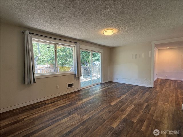 12006 218th Avenue Ct E, Bonney Lake, WA 98391