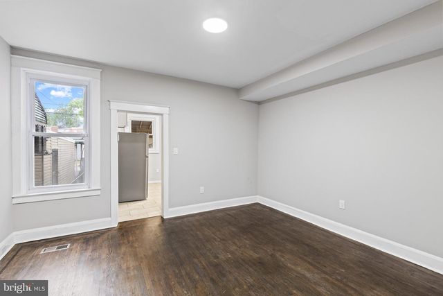 222 N HILTON ST, Baltimore, MD 21229