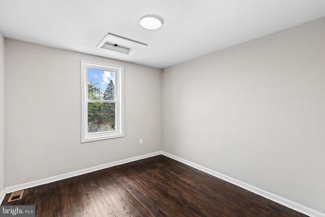 222 N HILTON ST, Baltimore, MD 21229
