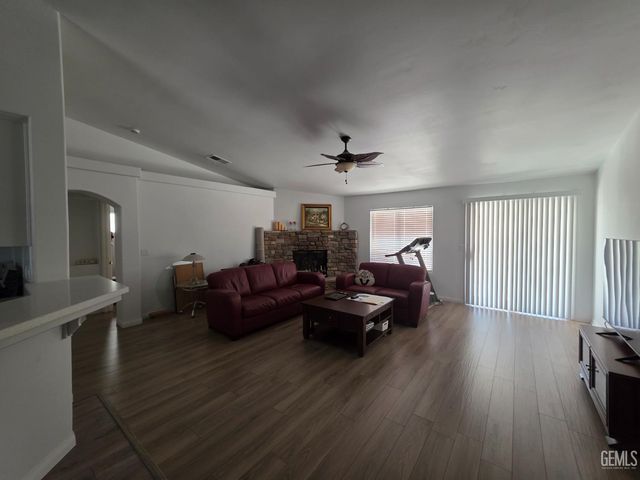 5403 Rockwell Drive, Bakersfield, CA 93308