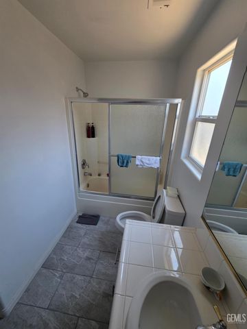 5403 Rockwell Drive, Bakersfield, CA 93308