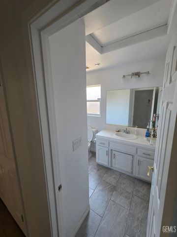 5403 Rockwell Drive, Bakersfield, CA 93308