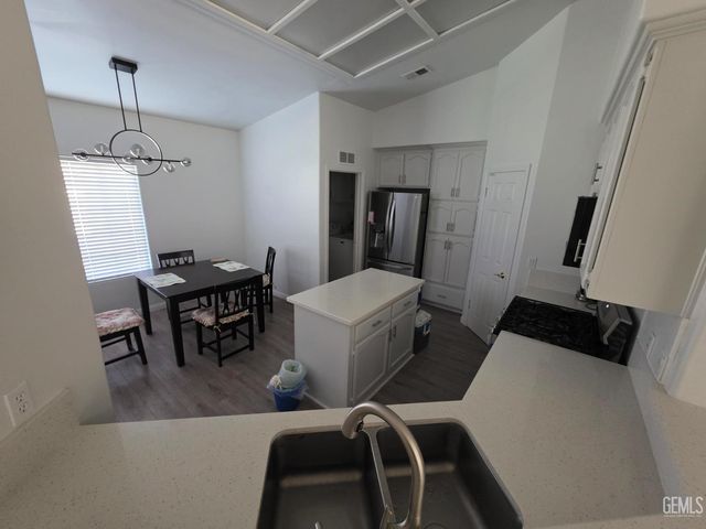 5403 Rockwell Drive, Bakersfield, CA 93308