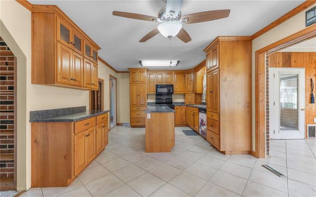 1551 Shellito LN, Suffolk, VA 23437