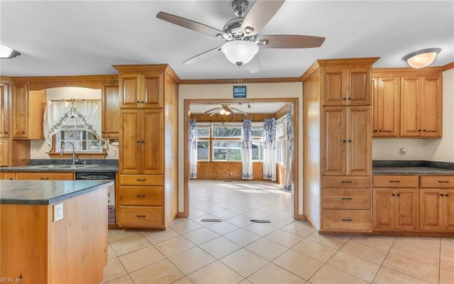 1551 Shellito LN, Suffolk, VA 23437