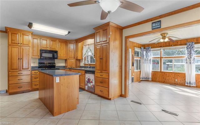 1551 Shellito LN, Suffolk, VA 23437