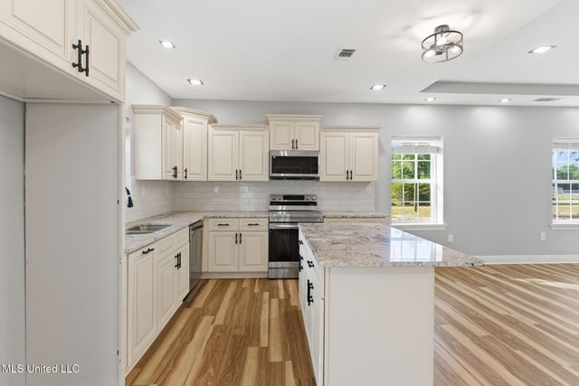 596 Cole Road, Hattiesburg, MS 39402