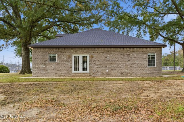 596 Cole Road, Hattiesburg, MS 39402