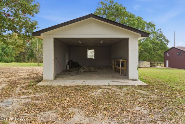 596 Cole Road, Hattiesburg, MS 39402