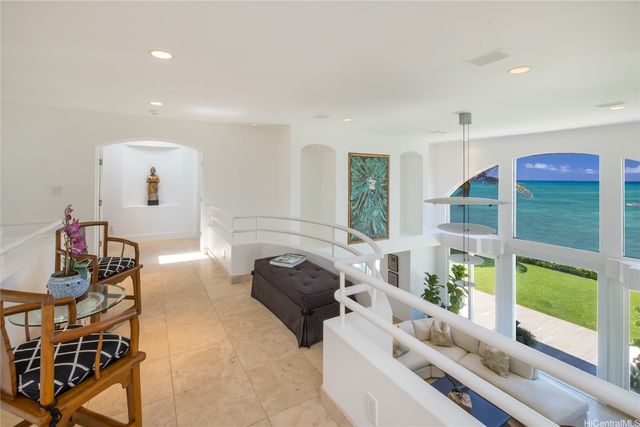 756 Mokulua Drive, Kailua, HI 96734