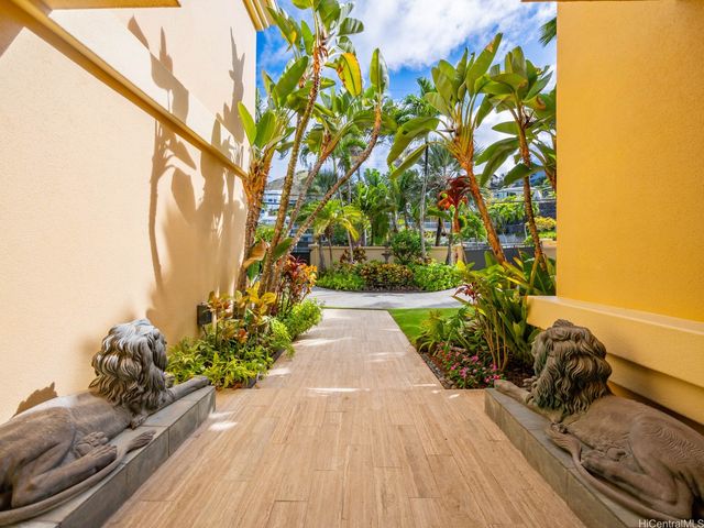 756 Mokulua Drive, Kailua, HI 96734