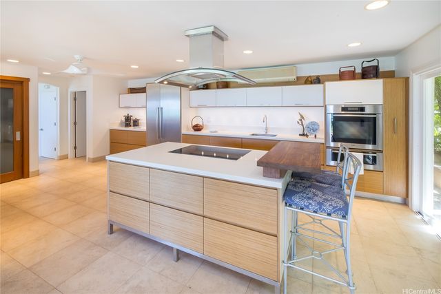 756 Mokulua Drive, Kailua, HI 96734