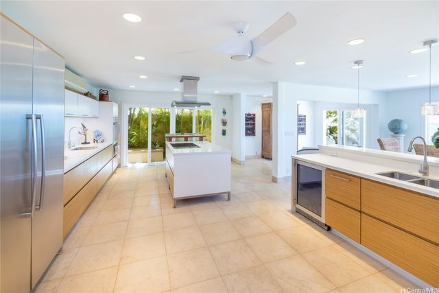 756 Mokulua Drive, Kailua, HI 96734