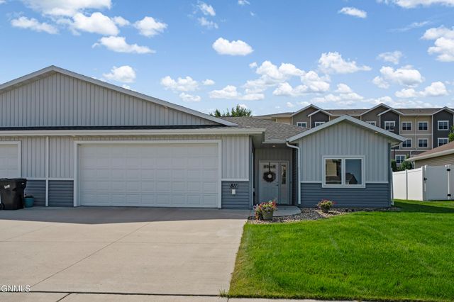 811 Bremner Avenue, Bismarck, ND 58503 property photo