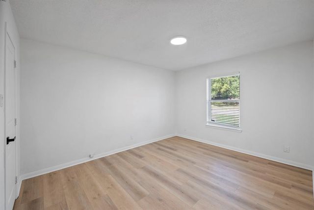 700 Lyle W Avenue A, Cleveland, TX 77327