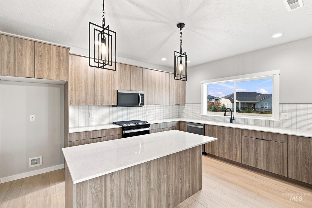 3737 W Mobeetie St, Meridian, ID 83642 photo 4