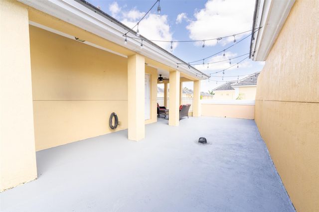 2314 Vintage Dr, Lighthouse Point, FL 33064