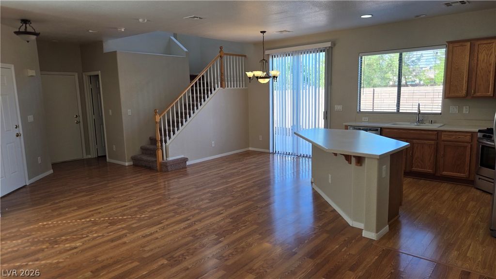 536 Civic Holiday Avenue, North Las Vegas, NV 89031 — photo 2