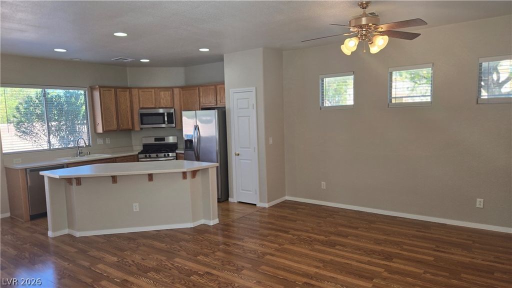 536 Civic Holiday Avenue, North Las Vegas, NV 89031 — photo 3