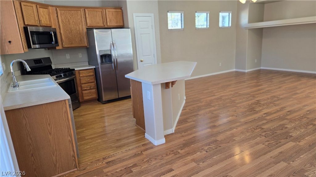 536 Civic Holiday Avenue, North Las Vegas, NV 89031 — photo 4