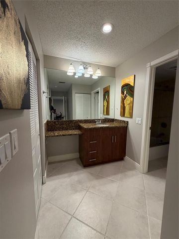 21217 Lago Circle 6-j, Boca Raton, FL 33433
