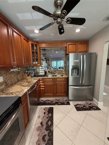 21217 Lago Circle 6-j, Boca Raton, FL 33433