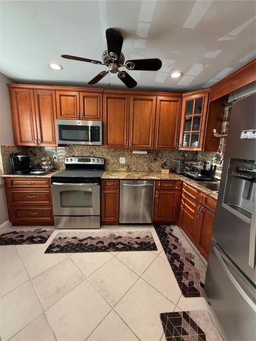 21217 Lago Circle 6-j, Boca Raton, FL 33433