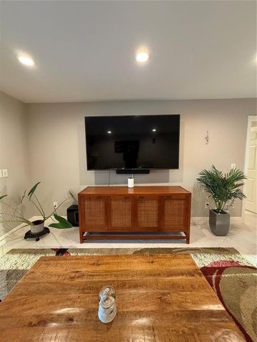 21217 Lago Circle 6-j, Boca Raton, FL 33433