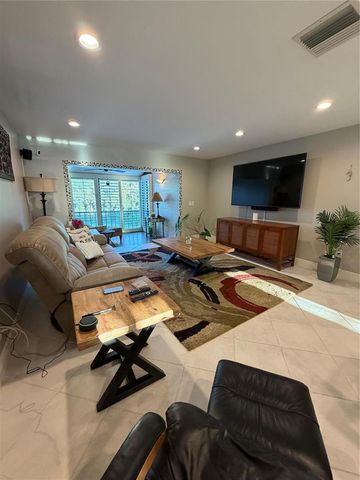 21217 Lago Circle 6-j, Boca Raton, FL 33433