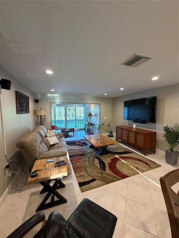 21217 Lago Circle 6-j, Boca Raton, FL 33433