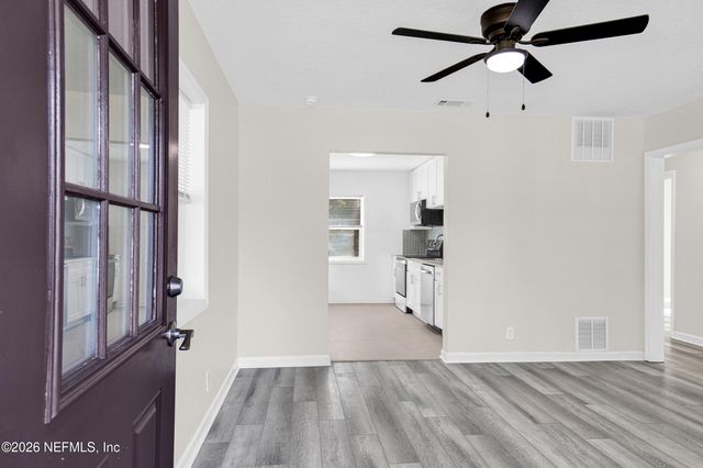 5130 CORSAIR Avenue, Jacksonville, FL 32244