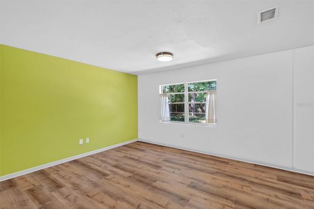 1302 NE 14TH TERRACE, Gainesville, FL 32601