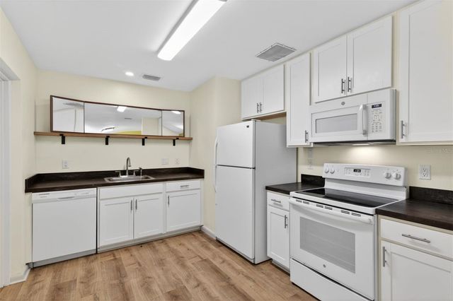 1302 NE 14TH TERRACE, Gainesville, FL 32601