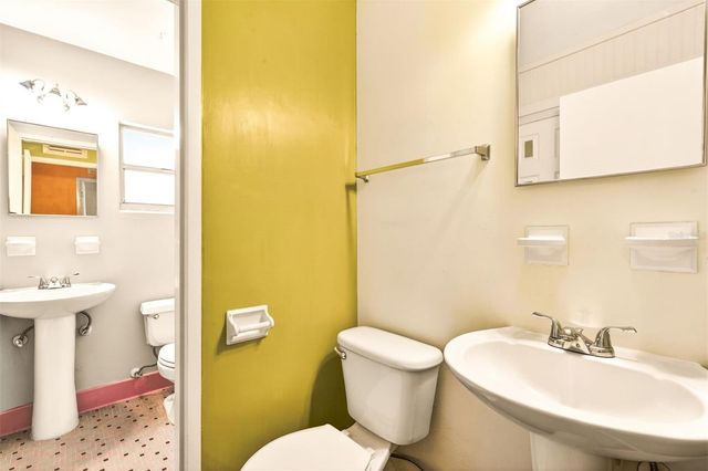 1302 NE 14TH TERRACE, Gainesville, FL 32601
