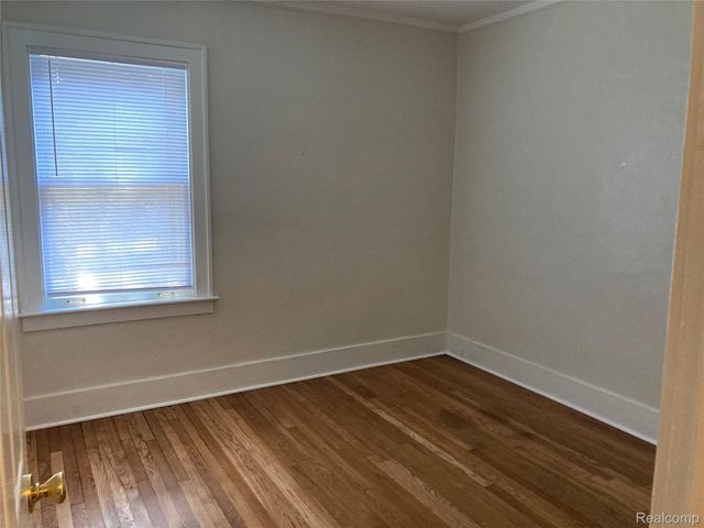 887 SAINT CLAIR LOWER Street, Grosse Pointe, MI 48230