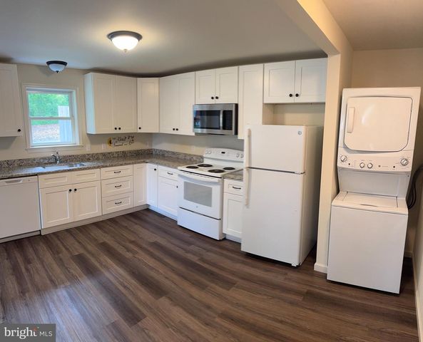 10 NEWLINVILLE RD, Coatesville, PA 19320