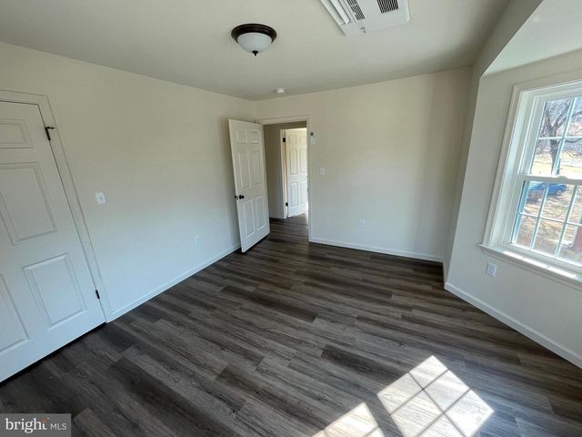 10 NEWLINVILLE RD, Coatesville, PA 19320