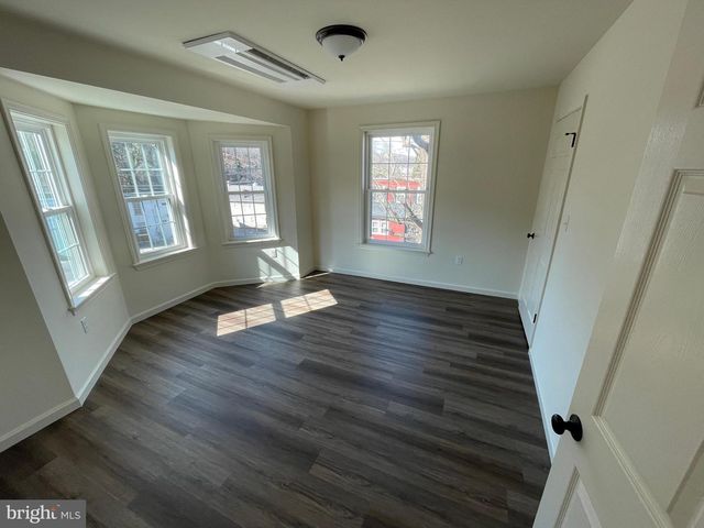 10 NEWLINVILLE RD, Coatesville, PA 19320