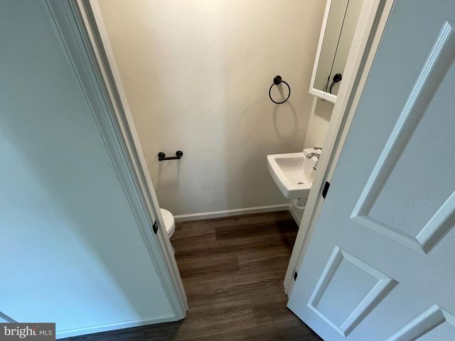 10 NEWLINVILLE RD, Coatesville, PA 19320