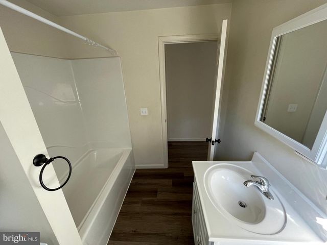 10 NEWLINVILLE RD, Coatesville, PA 19320