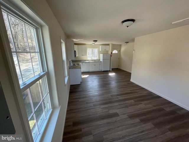 10 NEWLINVILLE RD, Coatesville, PA 19320