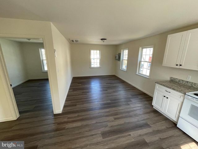 10 NEWLINVILLE RD, Coatesville, PA 19320