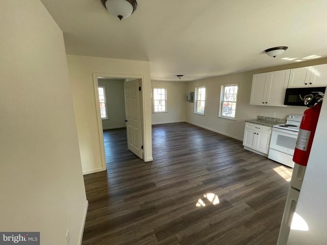 10 NEWLINVILLE RD, Coatesville, PA 19320