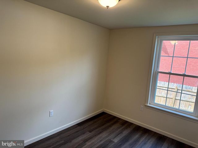 10 NEWLINVILLE RD, Coatesville, PA 19320