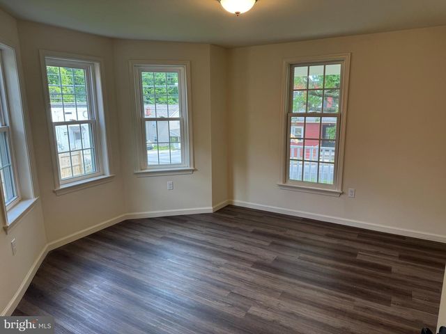 10 NEWLINVILLE RD, Coatesville, PA 19320