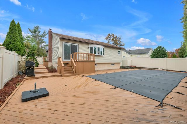 326 4th Street, East Northport, NY 11731